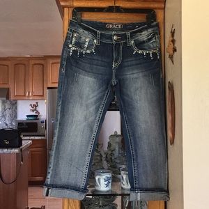 Grace Capri jeans with beautiful embellishments
